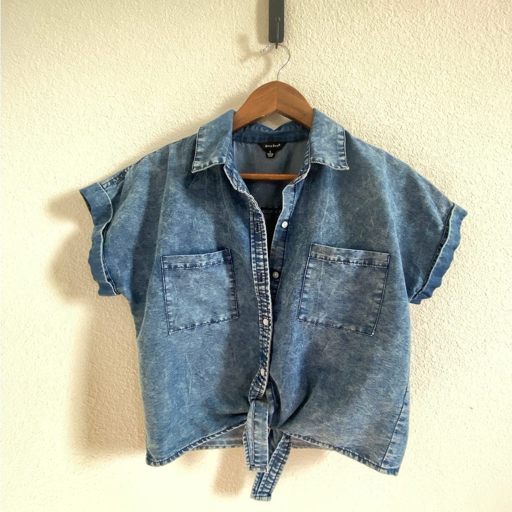 Girl’s Chambray Crop Top – Size L (Loose Button)